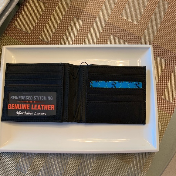 Men's Black Genuine Leather Bi-Fold Wallet - Picture 3 of 6